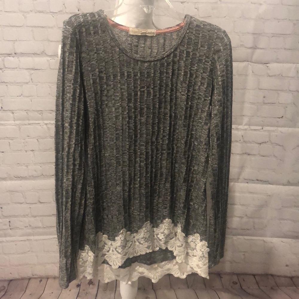 Grey with lace long sleeve shirt Small